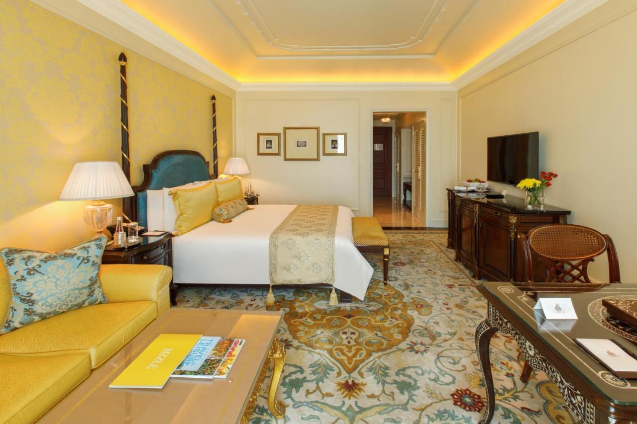 The Leela Palace New Delhi Nova Deli Exterior foto A room at the Taj Mahal Palace