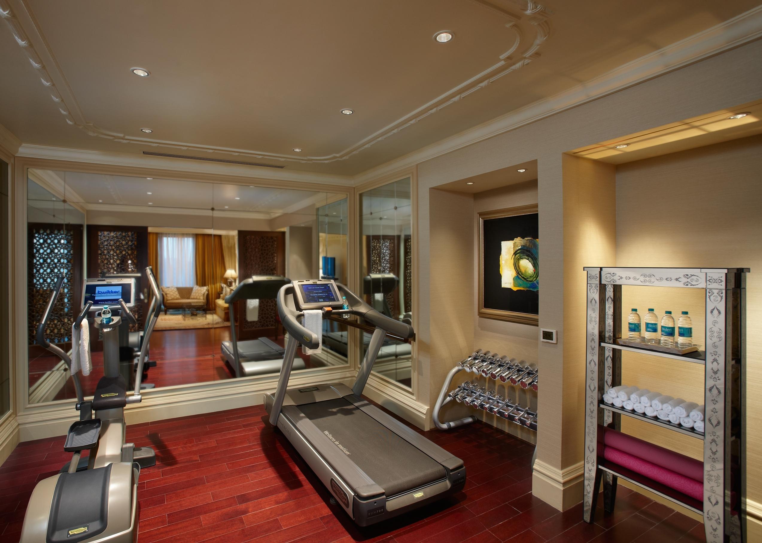 The Leela Palace New Delhi Nova Deli Exterior foto The gym at the Taj Mahal Palace