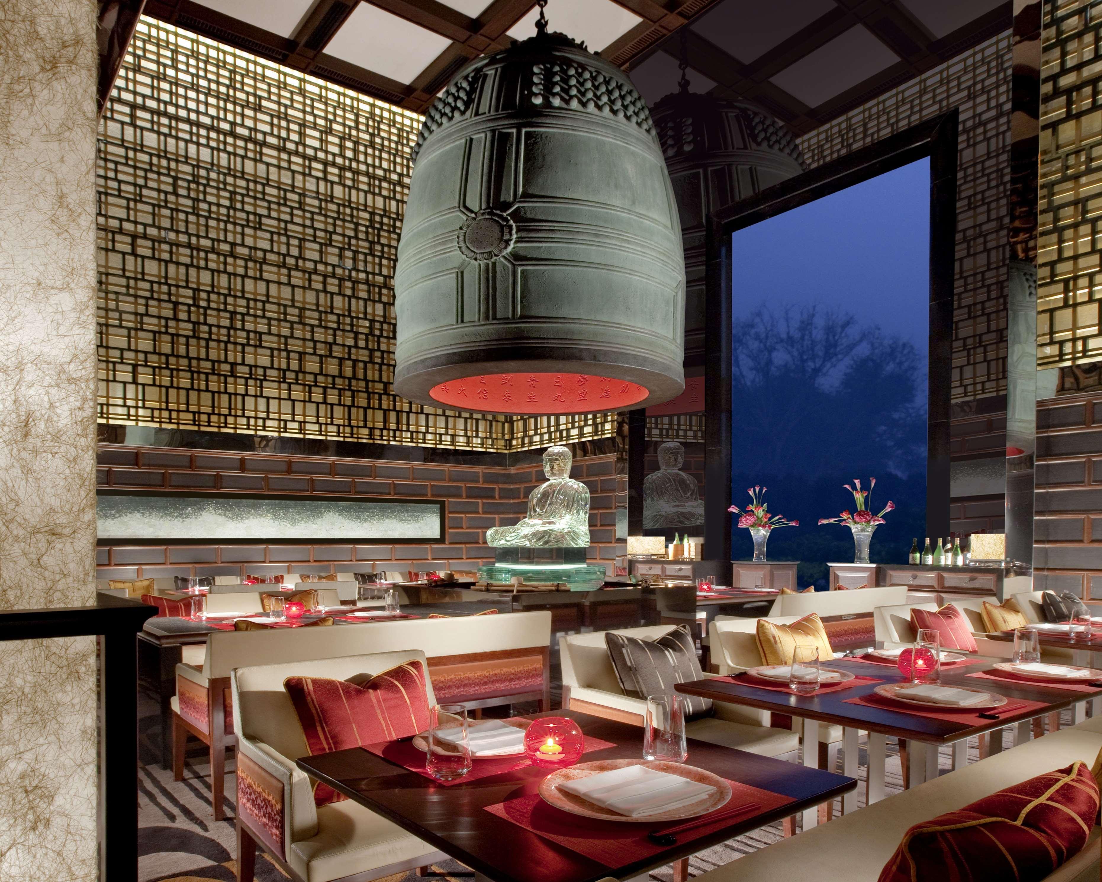 The Leela Palace New Delhi Nova Deli Exterior foto The interior of the restaurant