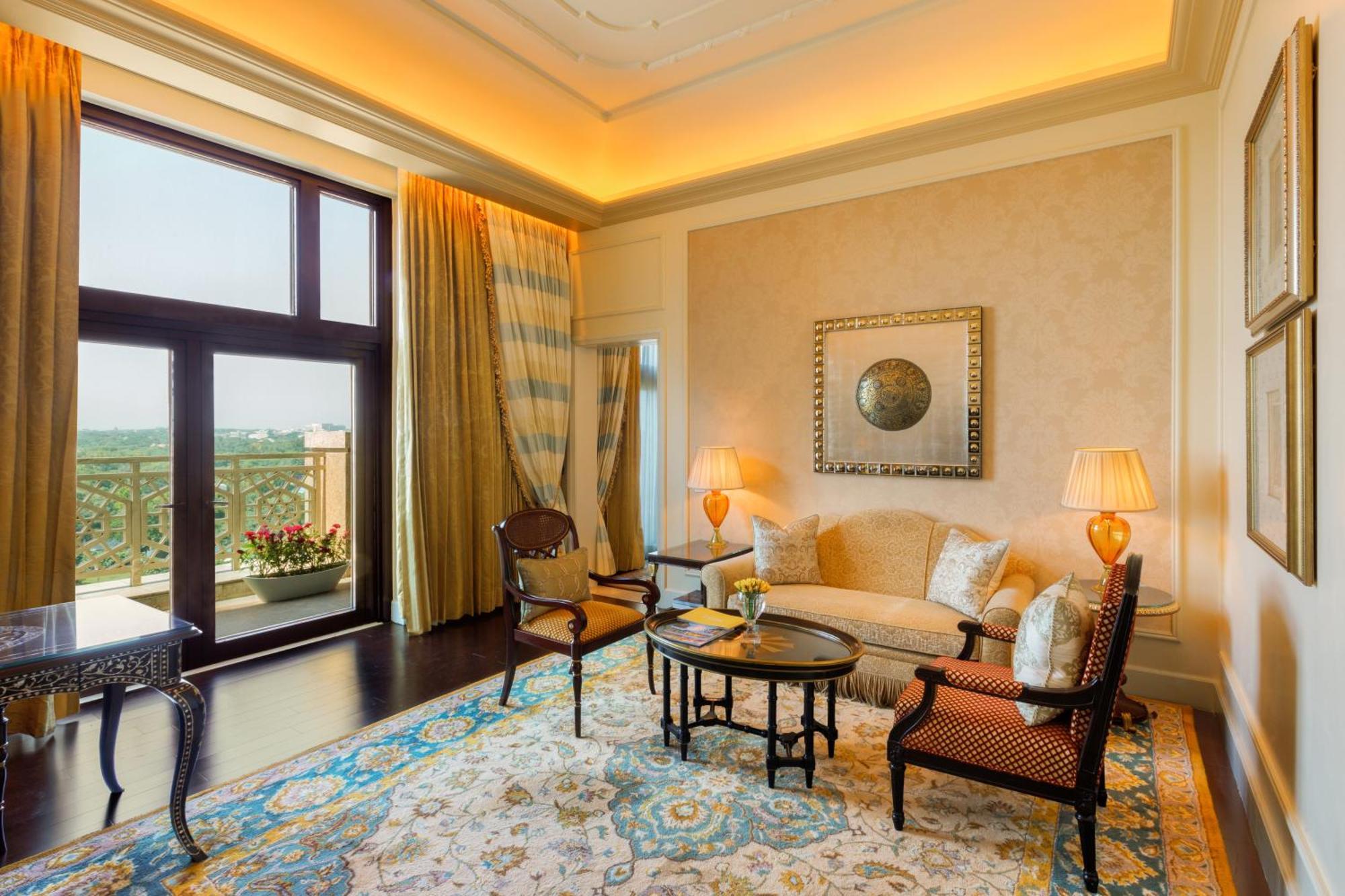 The Leela Palace New Delhi Nova Deli Exterior foto A living room at the Taj Mahal Palace, Mumbai