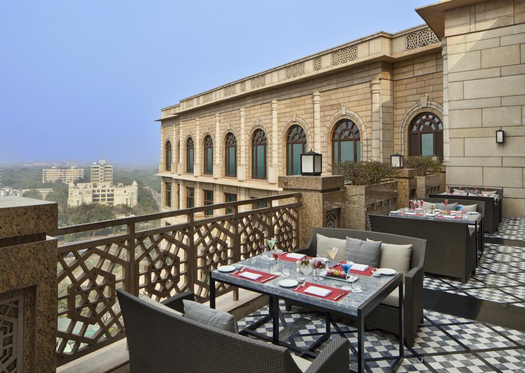 The Leela Palace New Delhi Nova Deli Restaurante foto The Terrace at The Oberoi