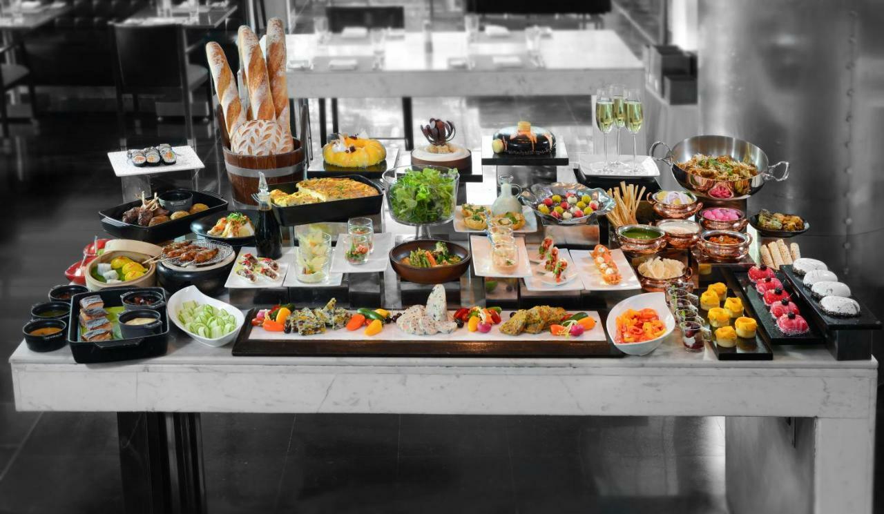 The Leela Palace New Delhi Nova Deli Exterior foto A buffet