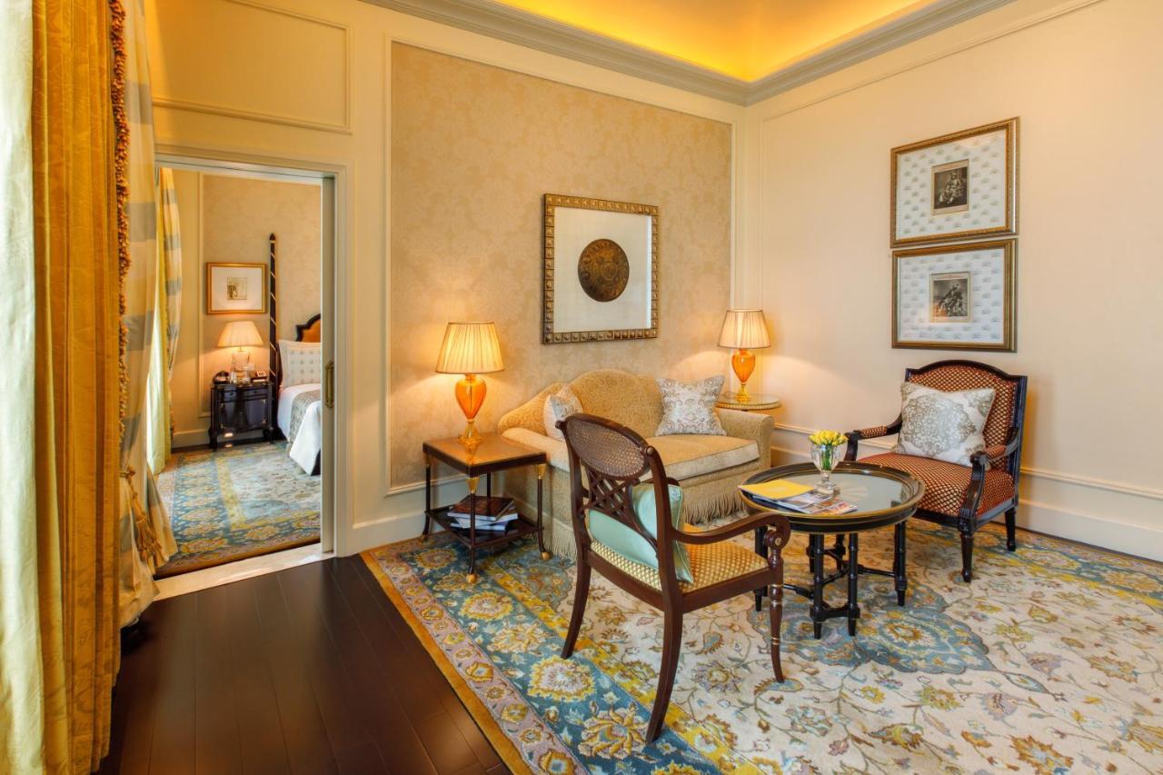 The Leela Palace New Delhi Nova Deli Exterior foto A suite at the Taj Mahal Palace